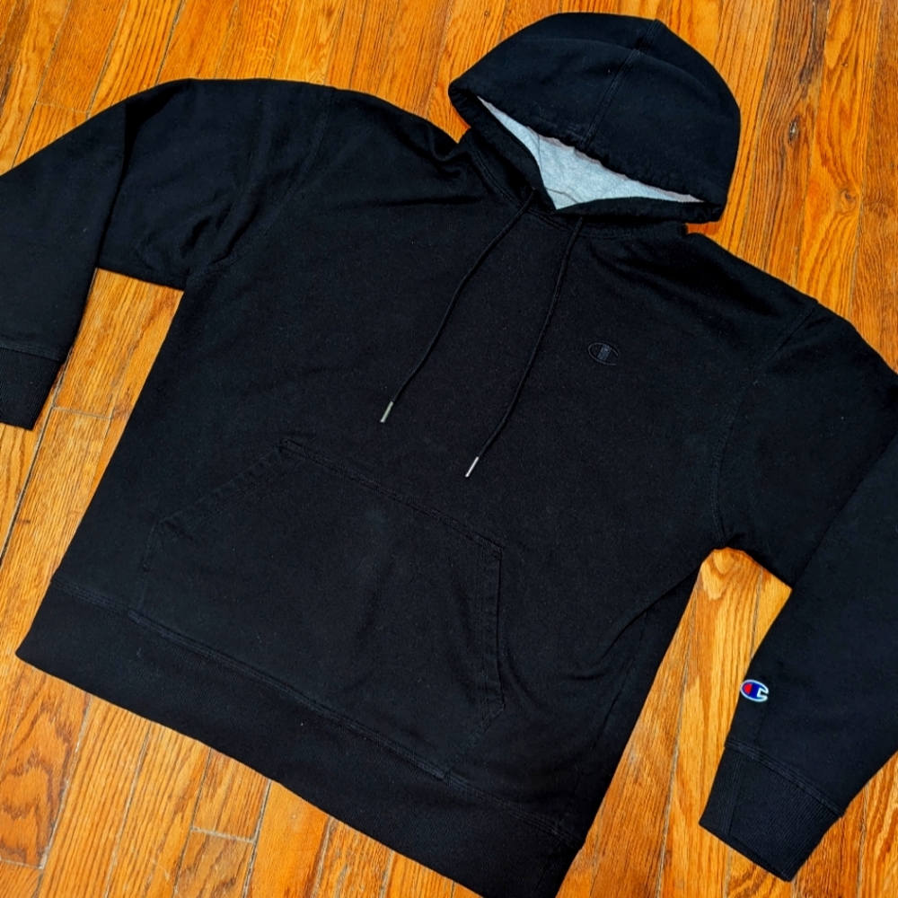 AUTHENTIC BLACK CHAMPION SWEATSHIRT